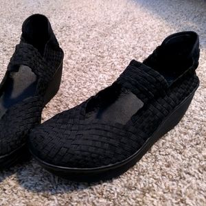 Black textile wedges